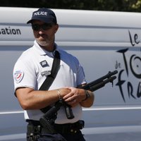 Франция продлевает режим ЧП на полгода