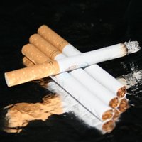 Vīrieti tiesās par 387 000 eiro vērtu cigarešu kontrabandu