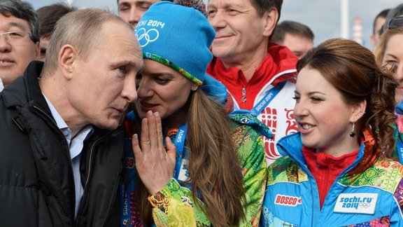 Vladimir Putin, Elena Isinbayeva and Irina Slutska