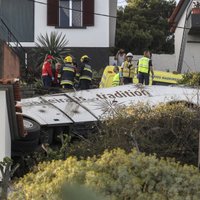 Portugāles salā Madeirā avarējis tūristu autobuss; vismaz 28 cilvēki gājuši bojā