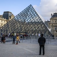 Из-за коронавируса на неопределенное время закрылся Лувр
