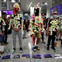 Honkongas lidostā noorganizēti protesti iebraucēju informēšanai