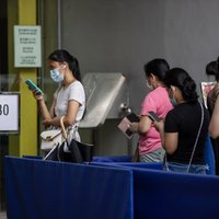 Honkongai var nākties izmest miljoniem Covid-19 vakcīnu