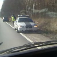 Lasītājs: Policija pārkāpj ceļu satiksmes noteikumus uz Ventspils šosejas