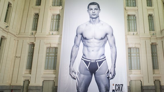 CR7_Presentation_05