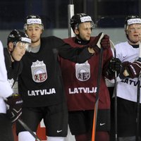 Latvijas hokejistiem mačā pret Kazahstānu jāizmanto savs ātrums, saka treneris Zirnis