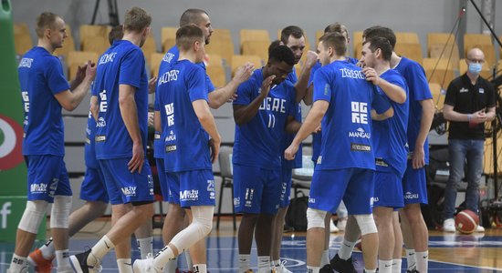 Portāls: 'Ogres' basketbolistam konstatē saslimšanu ar Covid-19; atcelta bronzas spēle