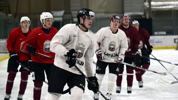 Hokejs: Latvijas hokeja izlase, pirmais treniņš pirms PČ