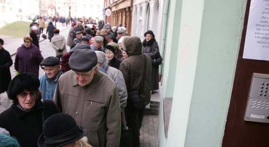 Vasarā deputāti un LM meklēs risinājumus pensiju un demogrāfijas problēmām