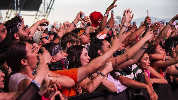 2019_Coachella_Music_And_Arts_Festival_-_Weekend_1_-_Day_3_96809.jpg-8a66d