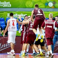 Janičenoka 'zelta' metiens iekļūst 'Eurobasket 2013' otrās dienas TOP5