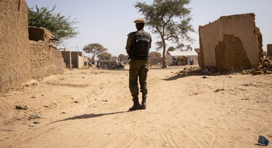 Militārā hunta pārvaldīs Burkinafaso vēl piecus gadus, paziņo varasiestādes