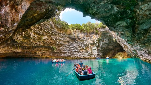 Melissani Cave, Grieķija, ezers, ala, laivas