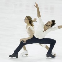 Papadakis un Sizerons negaidīti kļūst par pasaules čempioniem dejās uz ledus