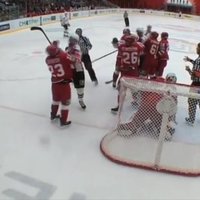 Video: Rīgas 'Dinamo' 'nesasmeļ izlieto ūdeni' spēlē pret 'Vitjazj'
