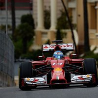 Alonso ātrāks par Hamiltonu otrajā F-1 treniņā Monako