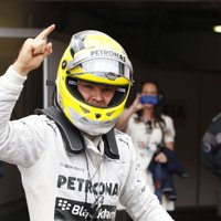 Rosbergs pagarina līgumu ar 'Mercedes' F-1 komandu