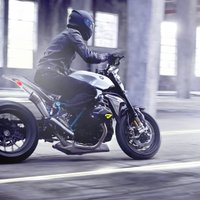 'BMW Roadster' demonstrē boksermotora motociklu nākotni