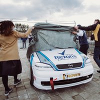 Foto: Jānis Vanks prezentējis jaunā dizaina auto Baltijas autošosejas sacensībām