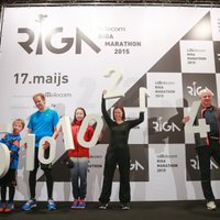Foto: 'Lattelecom' Rīgas maratona 'adidas' skriešanas skola rudenīgās noskaņās