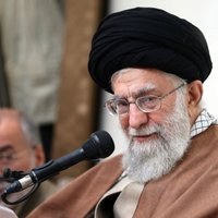 Amerikāņiem ir jāatceļ sankcijas, uzsver Irānas augstākais līderis