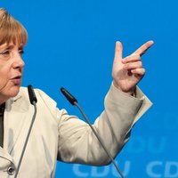 ES nesamierināsies ar Krimas aneksiju, norāda Merkele