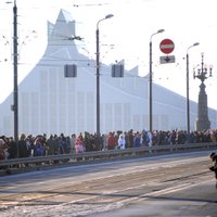 Эксперт: из "Замка света" нужно вынести книги, там небезопасно