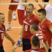 Latvijas volejbola izlase dramatiskā cīņā netiek pie ceļazīmes uz Eiropas čempionātu
