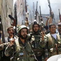 Sīrijas armija sāk ofensīvu pret nemierniekiem Damaskas apkārtnē