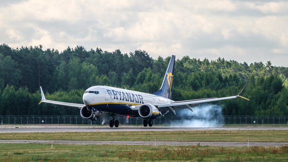 lidmašīna, lidosta, rix, Ryanair-12