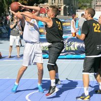 3x3 basketbols pie Brīvības pieminekļa: par Latvijas medaļām un ceļazīmēm uz 'EuroBasket'