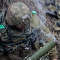 Atkāpšanās: divu Ukrainas militārpersonu stāsti par frontē notiekošo