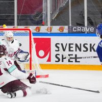 Latvijas U-20 hokejisti netiek līdzi ASV tempam un zaudē ceturtdaļfinālā
