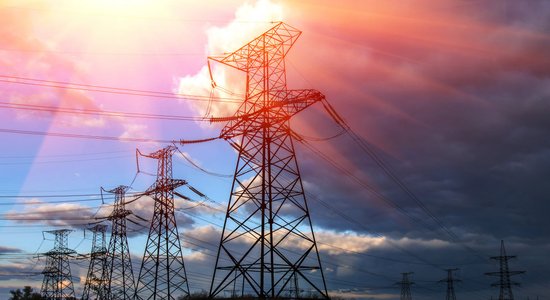 Valdība atbalsta elektrības ražotājiem noteikt obligātos tirgus ieņēmuma griestus
