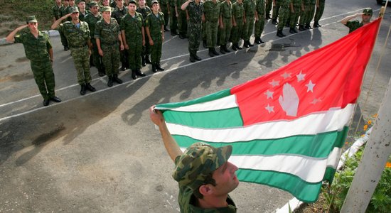 При взрыве на военных складах в Абхазии пострадали 19 россиян