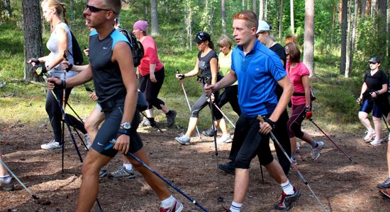 ES māja rīko nūjošanas ievadnodarbību gar Rīgas kanālu