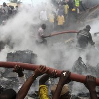 В Конго самолет упал в центре города: до 50 погибших