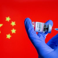Ķīnā izstrādāto Covid-19 vakcīnu efektivitāte nav augsta, atzīst amatpersona
