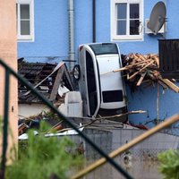 Video: Bavārija pēc plūdiem izskatās kā karalaukā
