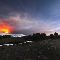 Etnas izvirduma dēļ Sicīlijā uz laiku slēgta lidosta