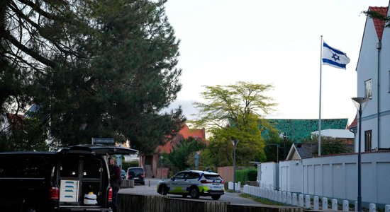 Kopenhāgenā Izraēlas vēstniecības apkārtnē notikuši sprādzieni; Stokholmā atskanējuši šāvieni 