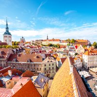 Эстония разрешила въезд привитым от Covid-19 российским туристам