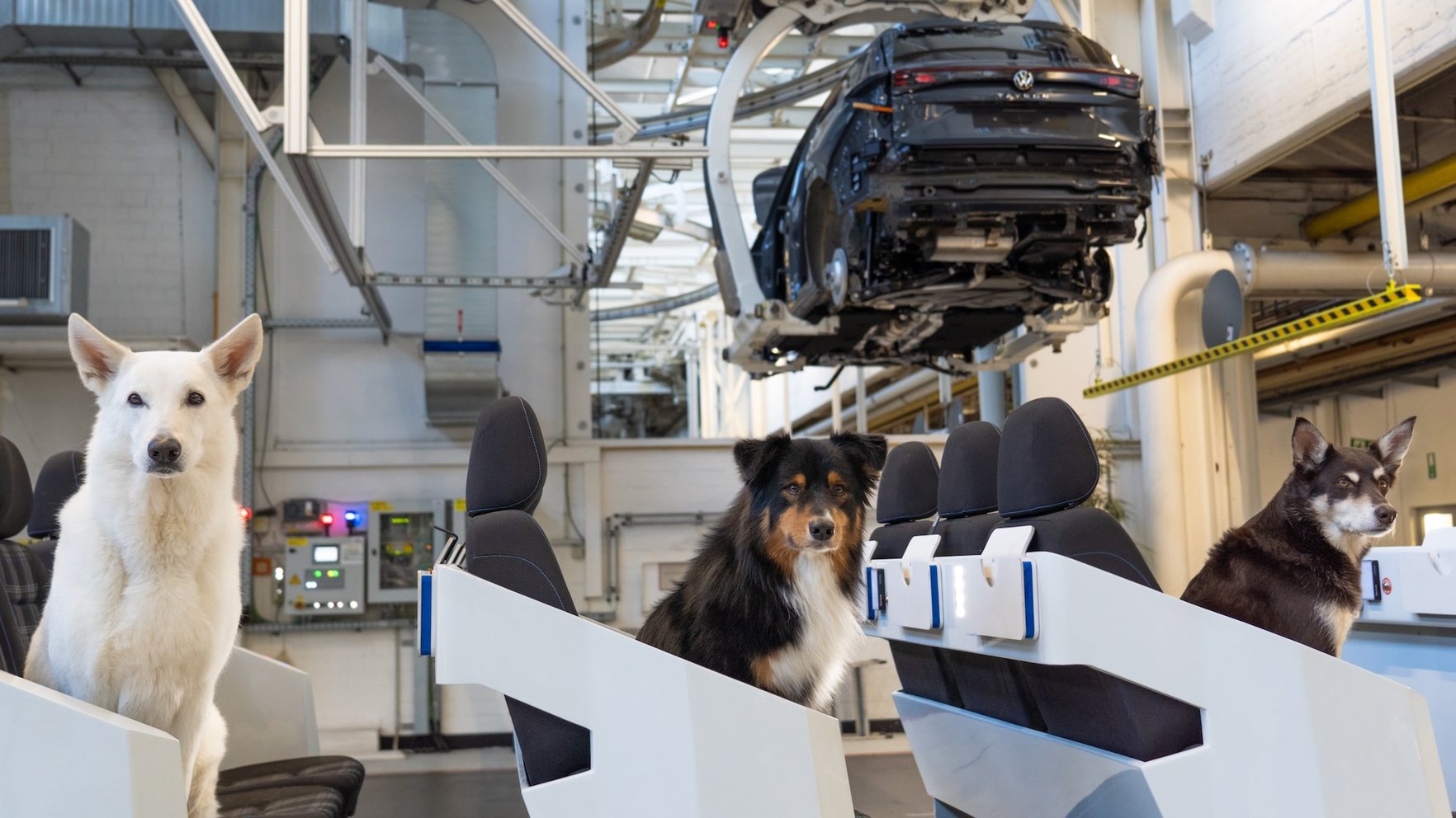 VW apturējis auto piegādes uz ASV; arī citi ražotāji asi reaģē uz jaunajām nodevām