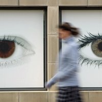 Gandrīz puse sieviešu nepietiekami rūpējas par savu acu veselību
