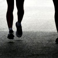 Sieviete pusmaratona vietā noskrien pilnu maratonu un uzvar