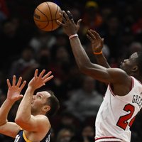 'Bulls' sarūpē 'Jazz' komandai pirmo zaudējumu sezonā