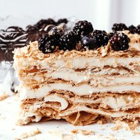 Svētku galda karalis 'Napoleons': 10 leģendārās kūkas receptes