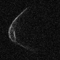 Pandēmijas astronomija: šonedēļ mums palidos garām asteroīds 'ar aizsargmasku'