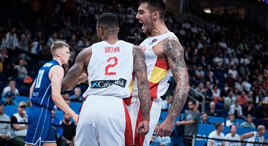 'Eurobasket 2022': Spānija piedzīvo pamatīgu izbīli, bet ceturtdaļfinālā uzvar sīksto Somiju