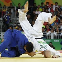 Japāna tiek pie diviem olimpiskajiem čempionu tituliem džudo